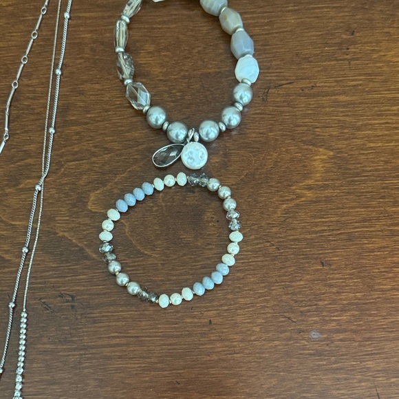 NWOT Silver and White Jewelry Set, Tiered Necklace and 4 Beaded Bracelets - Picture 5 of 16